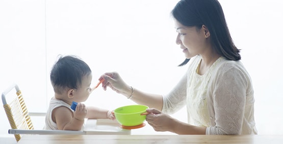 Which foods first: Introducing solids to infants
