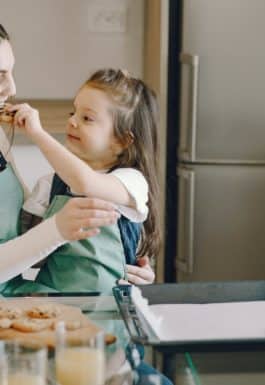 6 tips to help set a mealtime example for your kids